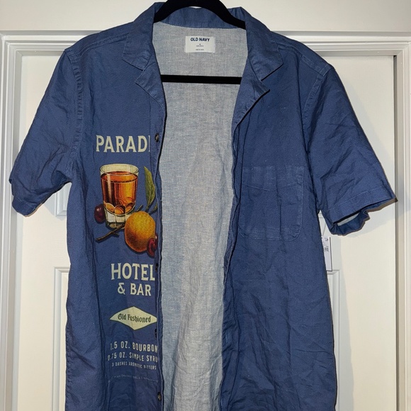 NWT - Old Navy | Men's Short Sleeve Graphic Camp Shirt - Picture 2 of 6